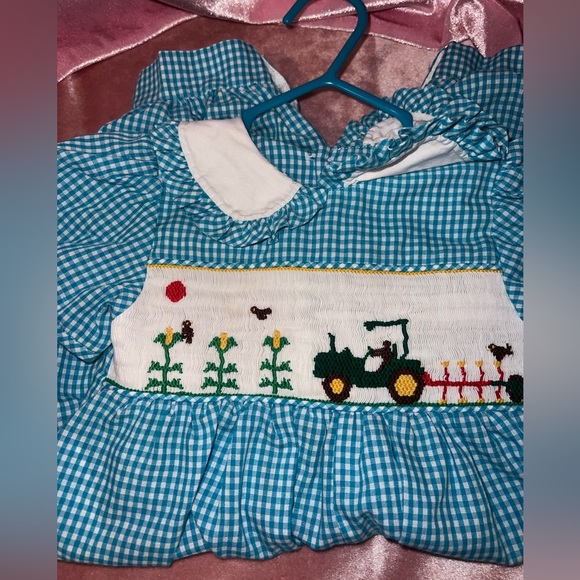 Mom and me- smocked longall- farm scene - Picture 6 of 8